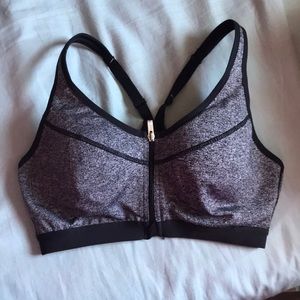 34C knockout sports bra Victoria’s secret